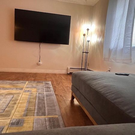 Lovely Two Bedroom, Minutes Away From Downtown Анкоридж Экстерьер фото